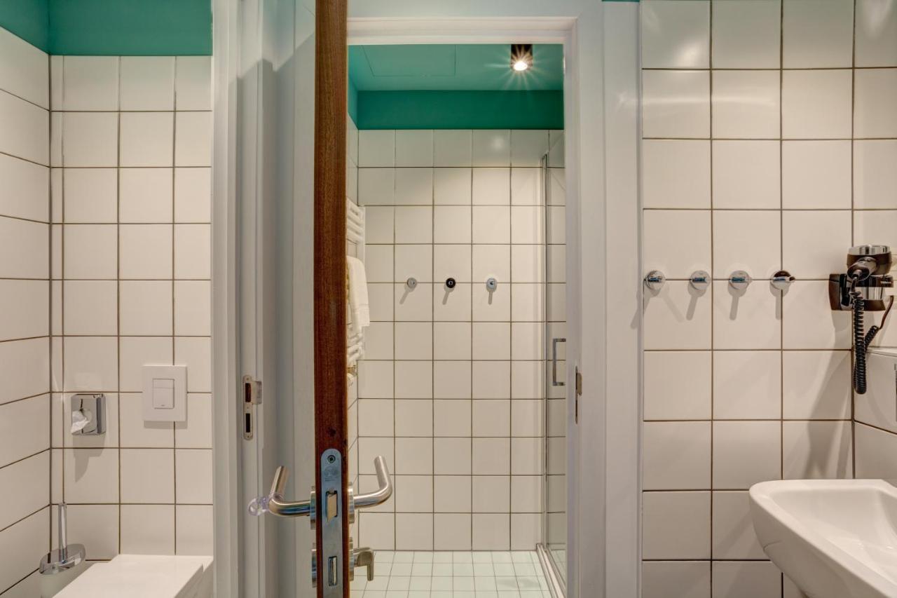 Meininger Hotel Bruxelles Gare Du Midi Saint-Gilles المظهر الخارجي الصورة